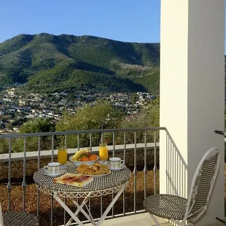 Adastra Ithaca Luxury Apartment
